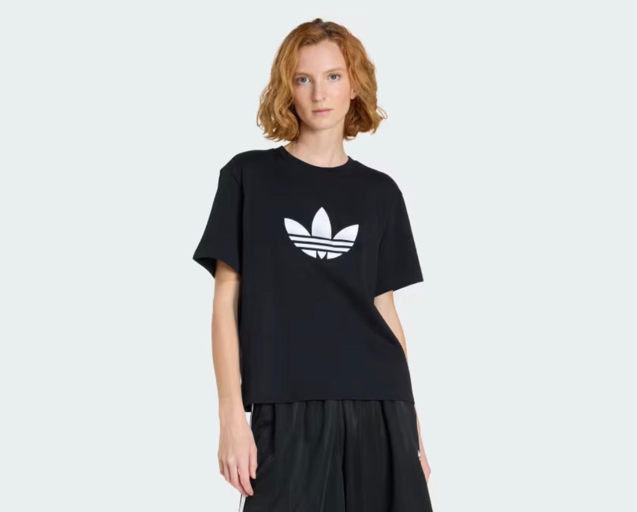 Adidas t-shirt logo