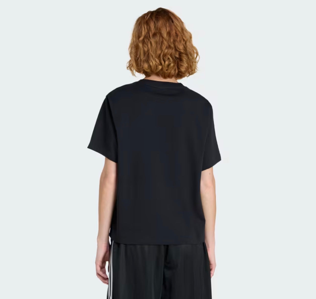 Adidas t-shirt logo