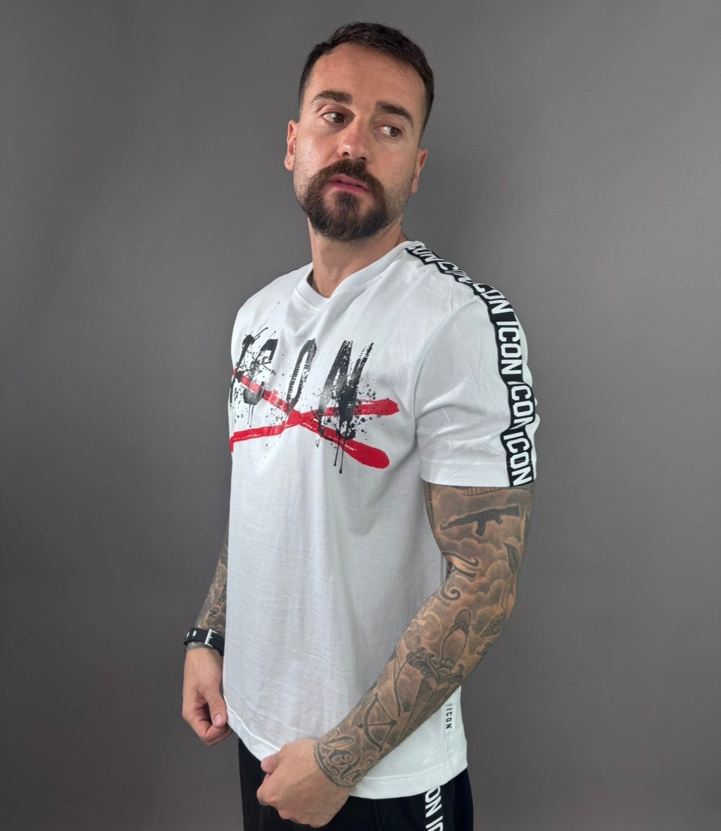 icon t-shirt uomo su fondo spalla