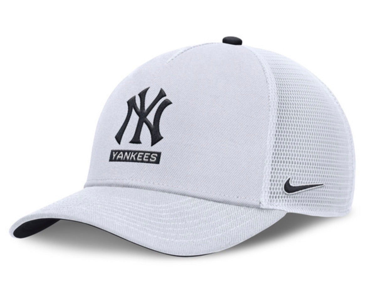 Nike x yankess rete cap