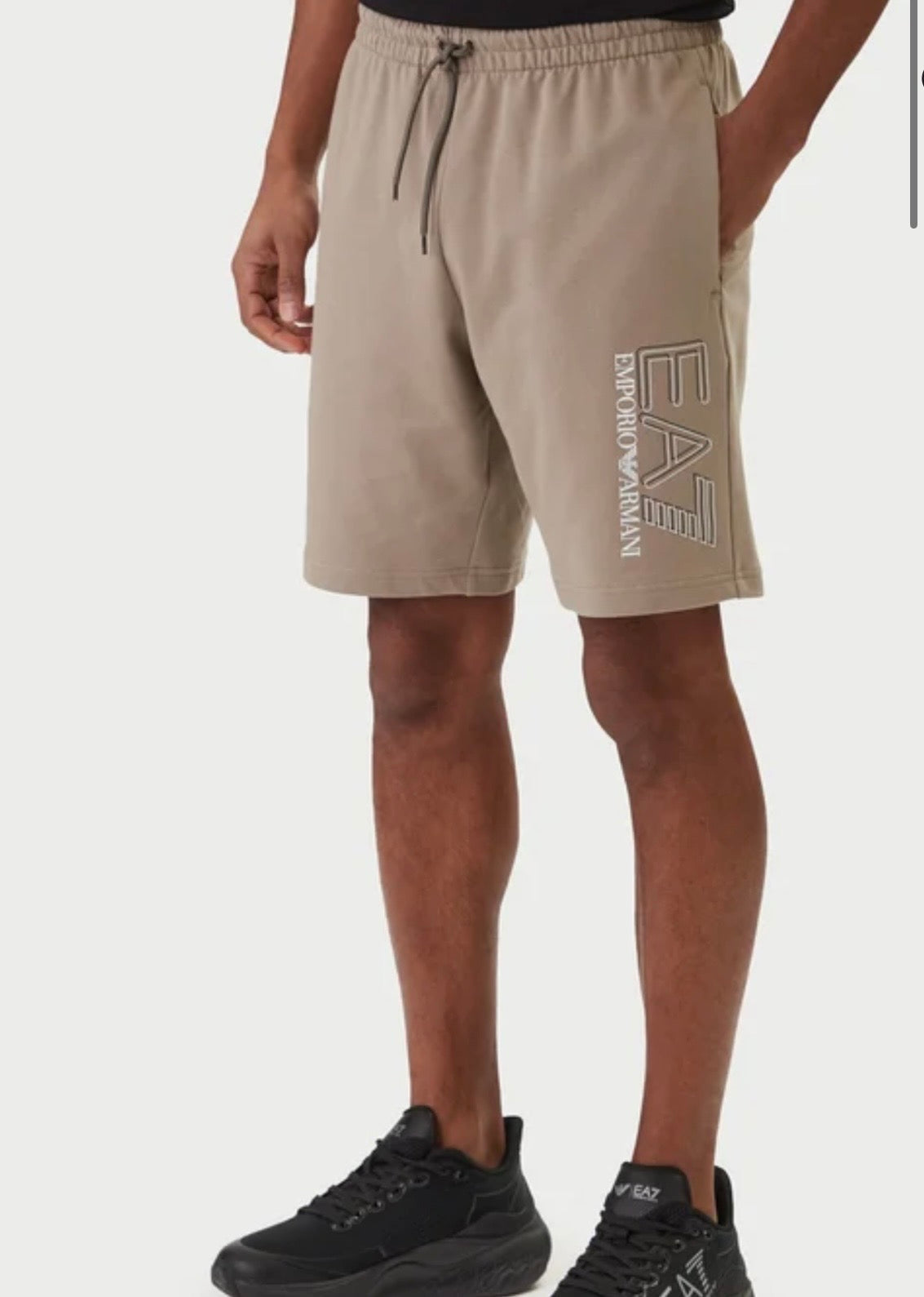EA7 SHORTS