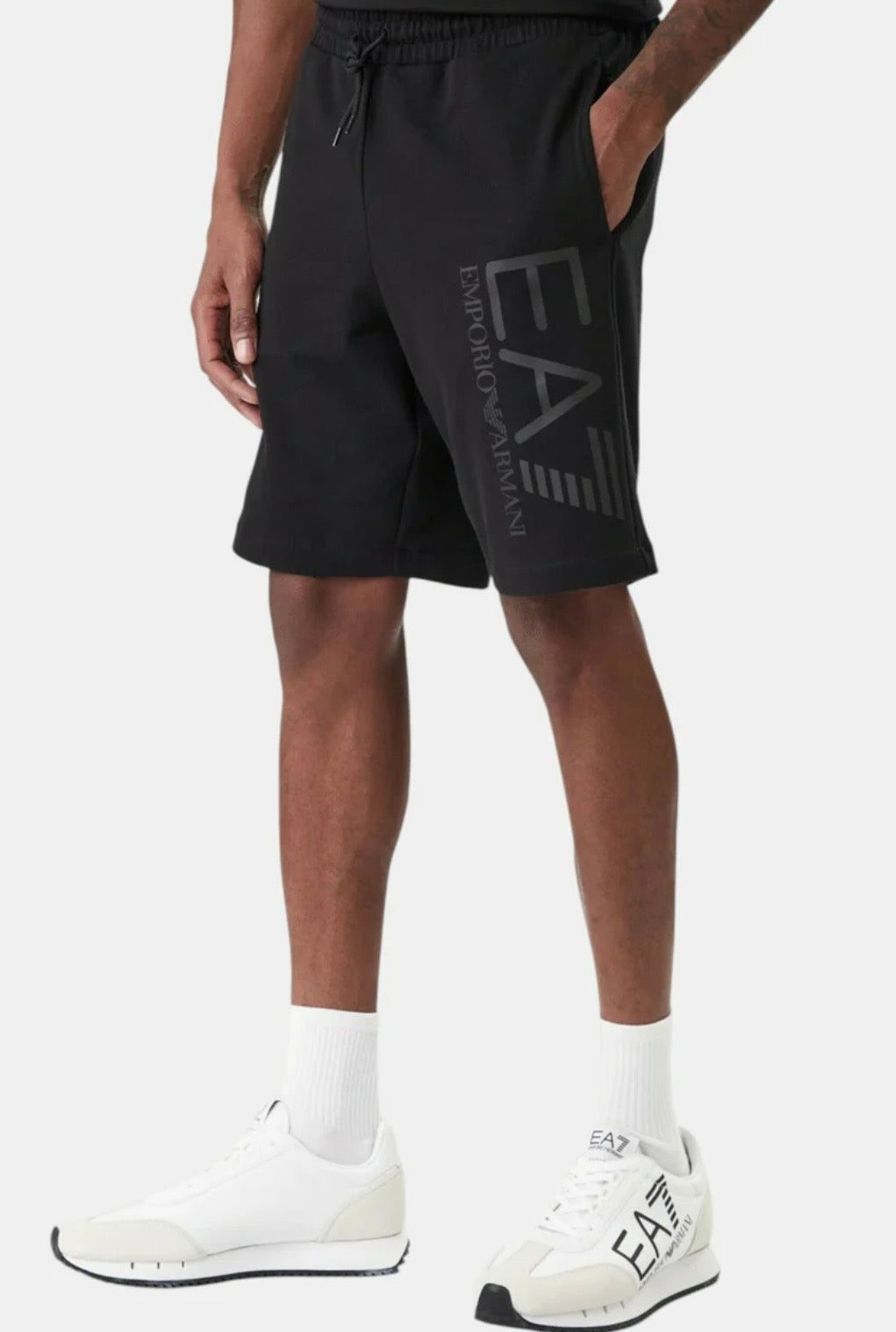 EA7 SHORTS