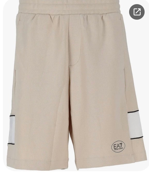 EA7 SHORTS