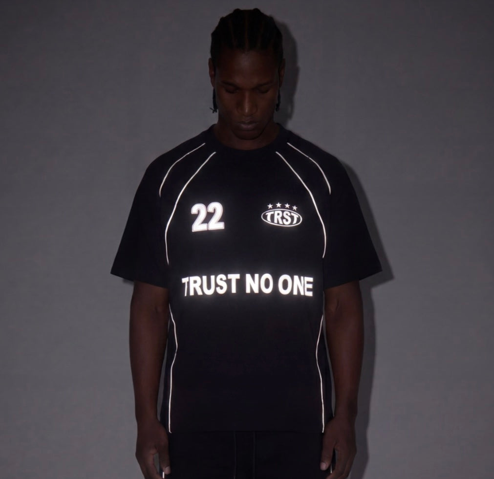 Trust no one t-shirt catarinfrangente